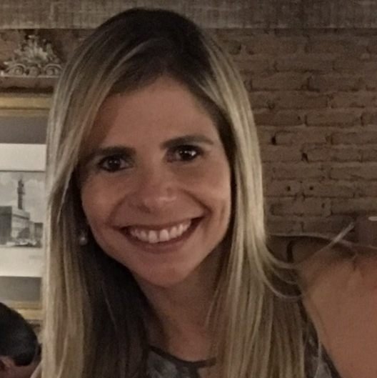 Dra. Julianne Lima e Silva