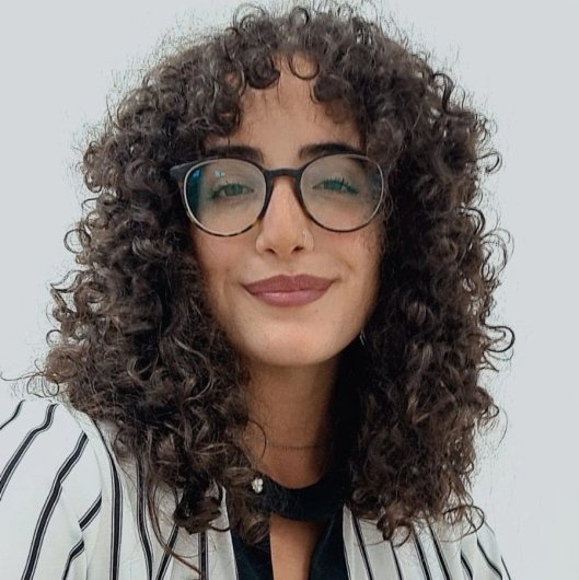 Dra. Júlia Vasconcellos dos Reis