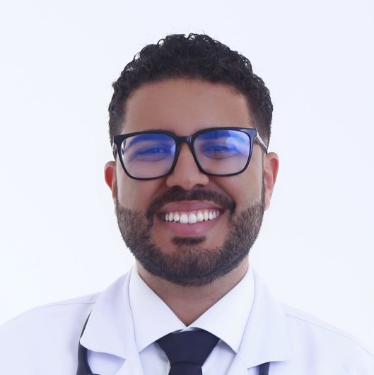 Dr. Isaque Pinheiro