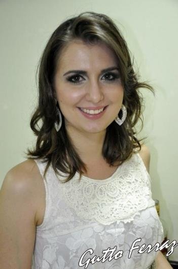 Dra. Larissa Cristina De Oliveira Ferraz Dalla Costa