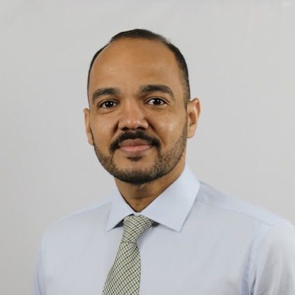 Dr. Julio Pereira