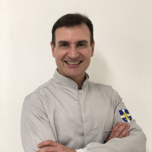 Dr. Gustavo Favarato Ruy