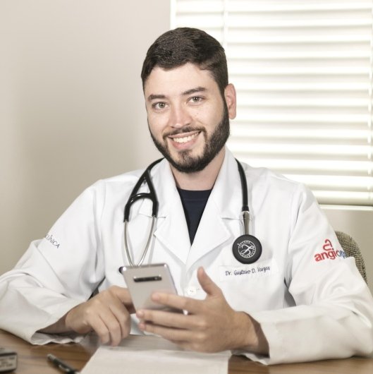 Dr. Gustavo Vargas