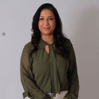 Dra. Cibele de Oliveira Santos