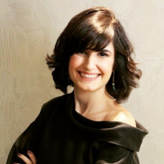Dra. Carla Tavares