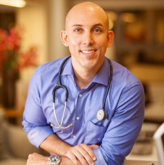 Dr. Lissandro Barros