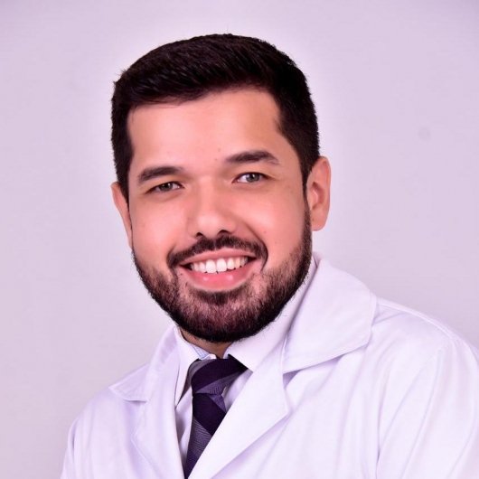 Dr. André Felipe Moura