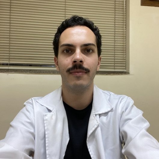 Dr. Mateus Sales Silva Araujo