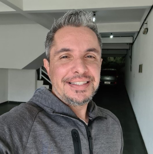 Dr. Matheus Acerbi