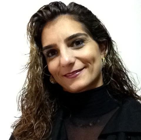 Dra. Flavia Attie