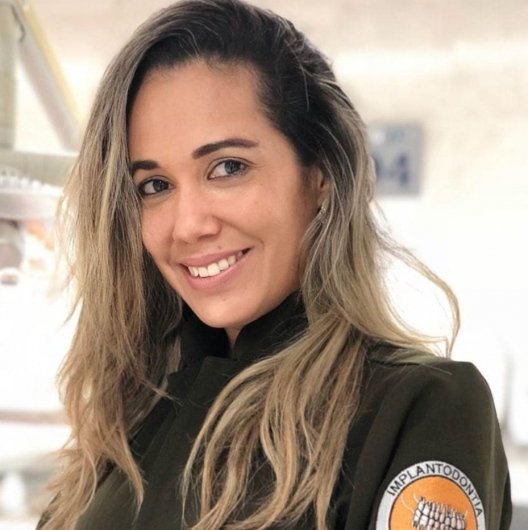 Dra. Mara Matos