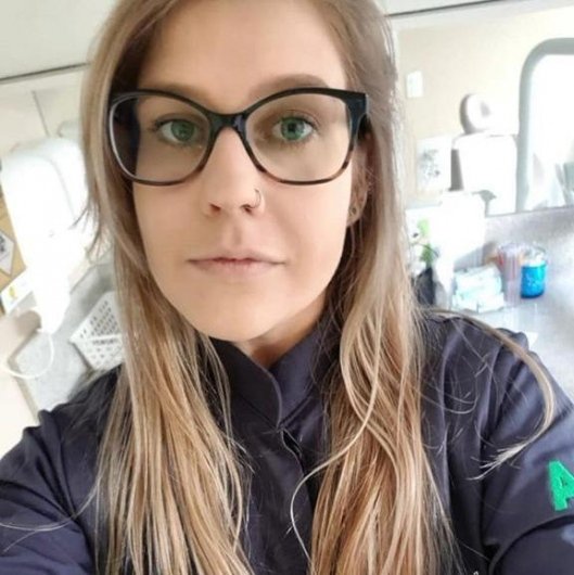 Dra. Victoria Souza Da Rosa