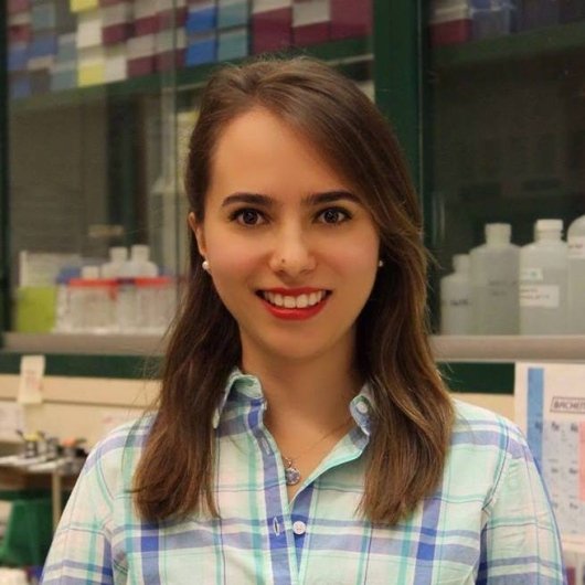 Dra. Camilla Vieira Esteves