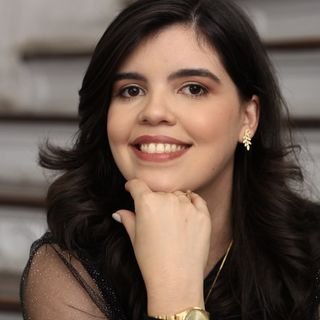 Dra. Vitória Cavalcanti Lemos