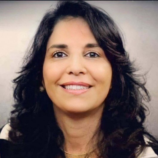Prof. Eneide Souza Caetano