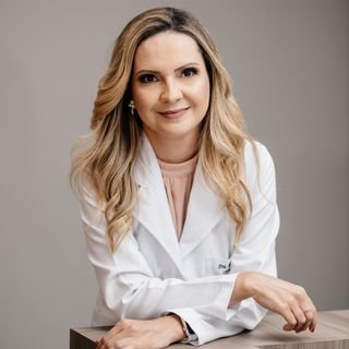 Dra. Roberta Pacheco dos Santos