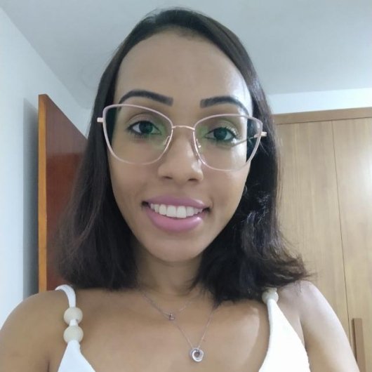 Ana Claudia de Alpino
