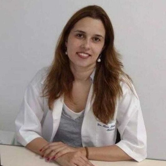 Dra. Aline Tostes