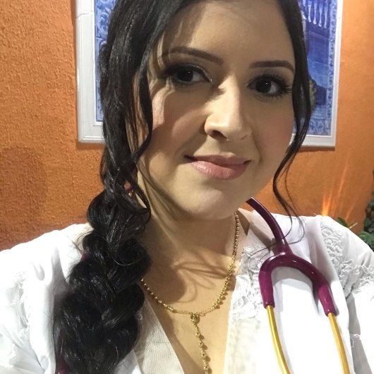 Dra. Larissa Pereira Melhorança