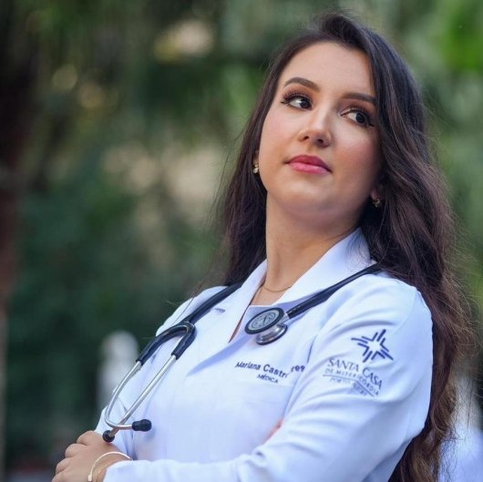 Dra. Mariana Castro Pires