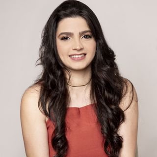 Dra. Larissa Neves