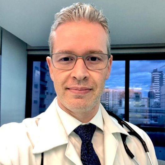 Dr. Marcos Annes Henriques