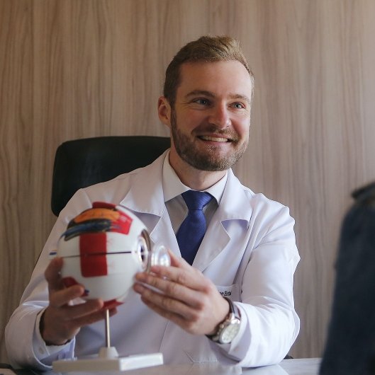 Dr. Felipe Erthal Tardin