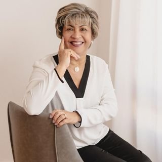 Dra. Rosângela Santos Figueiredo