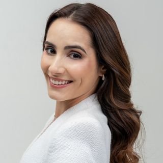 Dra. Isabella Sá