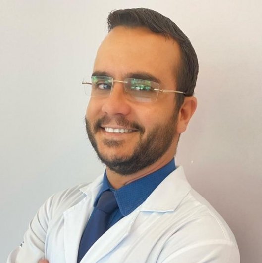 Dr. André Zampieri