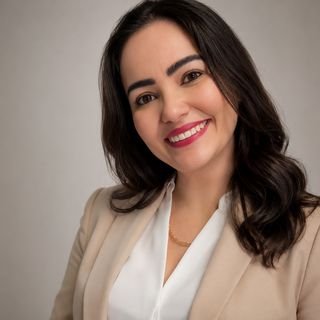 Dra. Poliana Novais