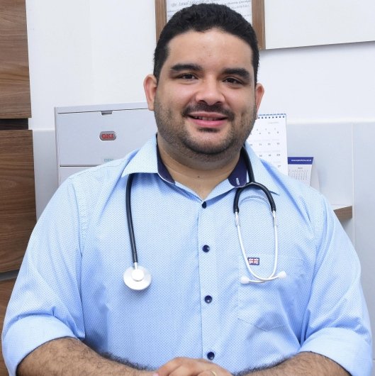 Dr. Israel Mendonca