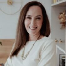 Flávia Aparecida Meneghel