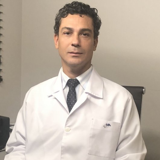 Dr. Adriano Britto de Campos