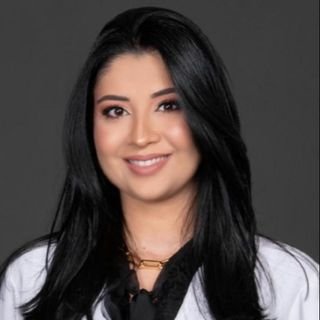 Dra. Lara Caroline Soares Freitas