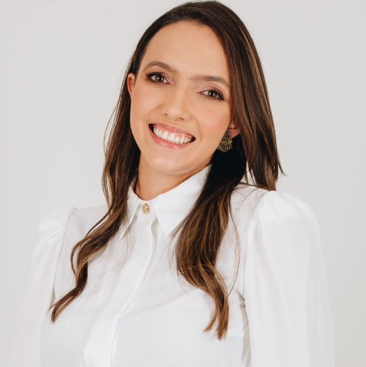 Dra. Gabriela Lages Bezerra