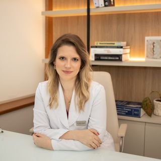 Dra. Bárbara Camerini