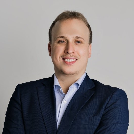 Dr. Thiago Becker