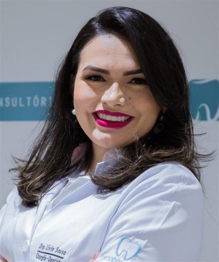 Dra. Lívia Sousa