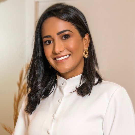 Dra. Layce Teixeira
