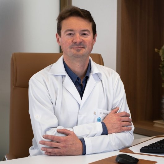 Dr. Ricardo Parizzi Raymondi