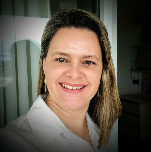 Dra. Valéria Vaz Lemes Justino