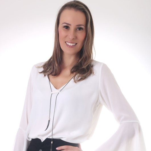 Dra. Letícia Tais Pereira