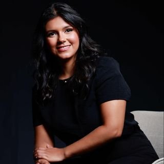 Dra. Quesia Cristina Soares Farias