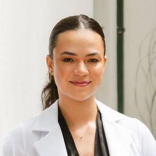 Dra. Julia Penha Maróstica