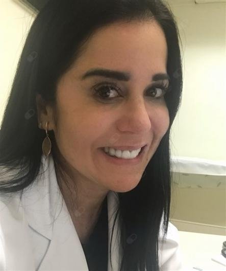 Dra. Roberta Costa Negro Silveira