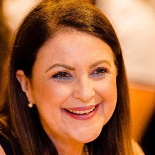 Dra. Viviany Tavares de Santana Alves