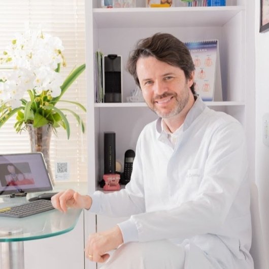 Dr. Isaac Zeferino