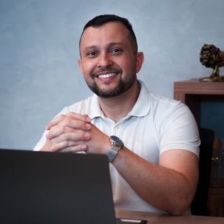 Dr. Amaro Eduardo Tavares de Araújo
