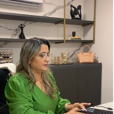 Dra. Caliandra Patrícia Pinheiro Alves